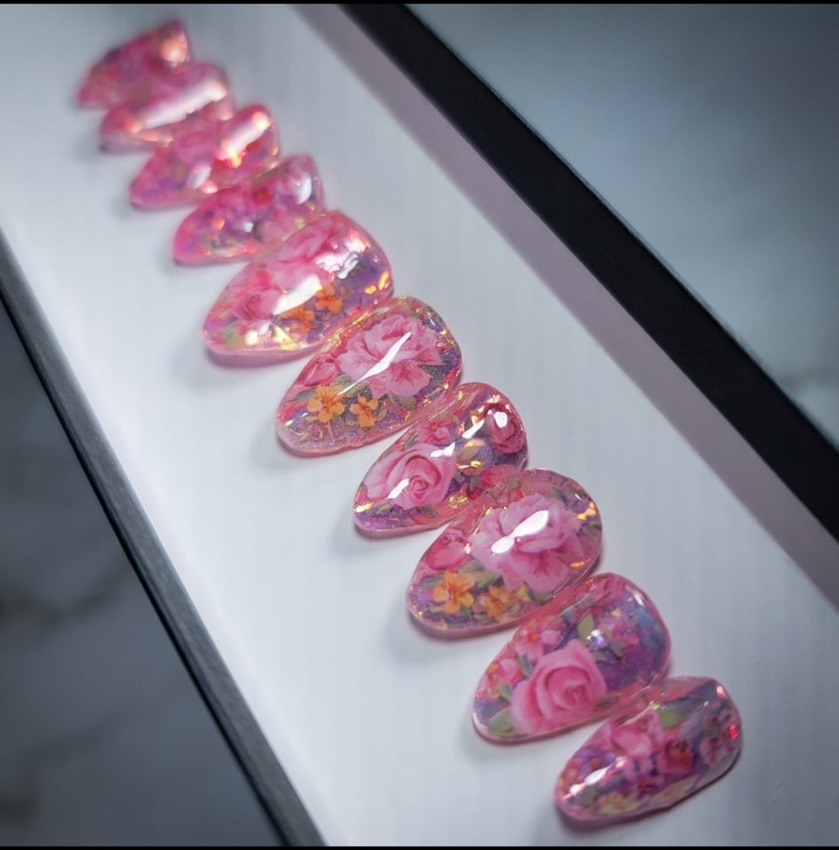 Custom Press on Nail set (DM me a photo or description before placing order)