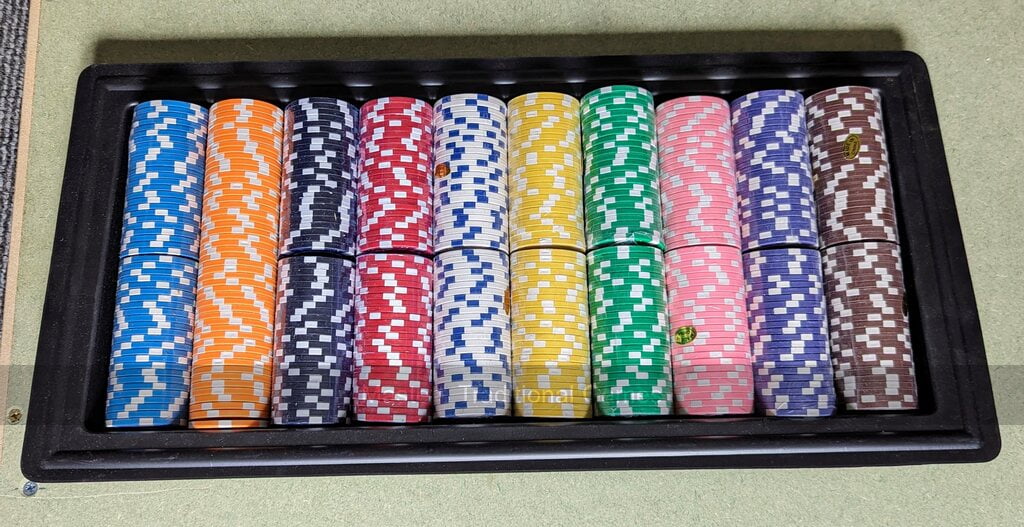 500 Roulette Chip Tray, 4g Casino Chips in 10 colors
