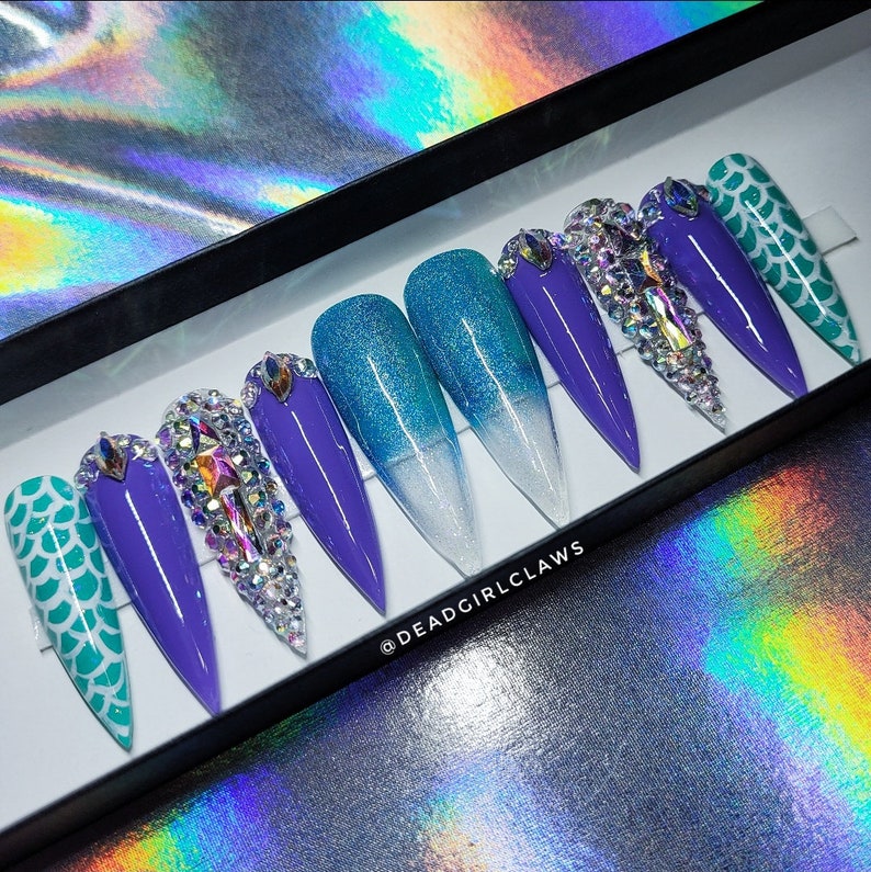 Custom Press on Nail set (DM me a photo or description before placing order)