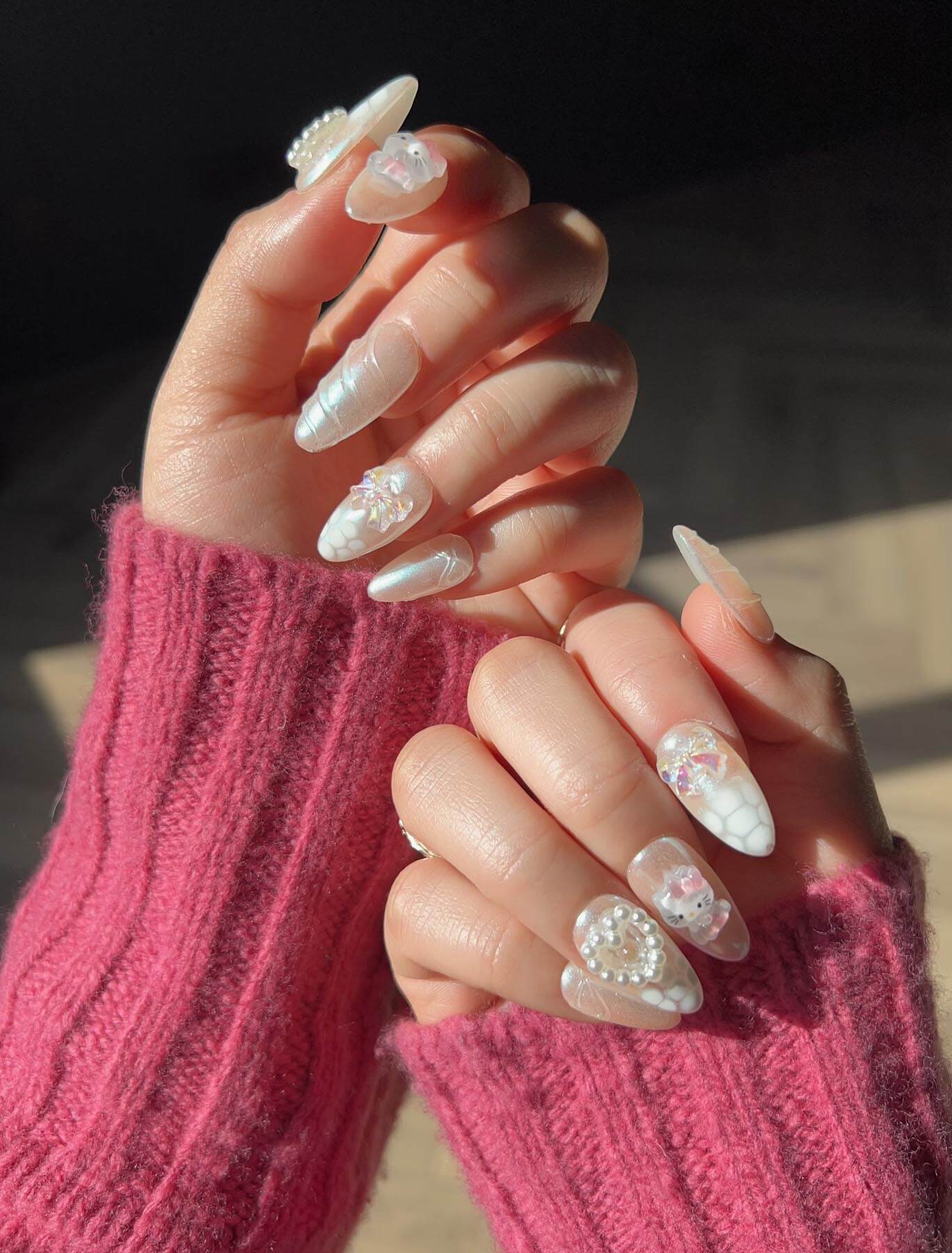 White Kitty Medium Almond Nails - Bubbly
